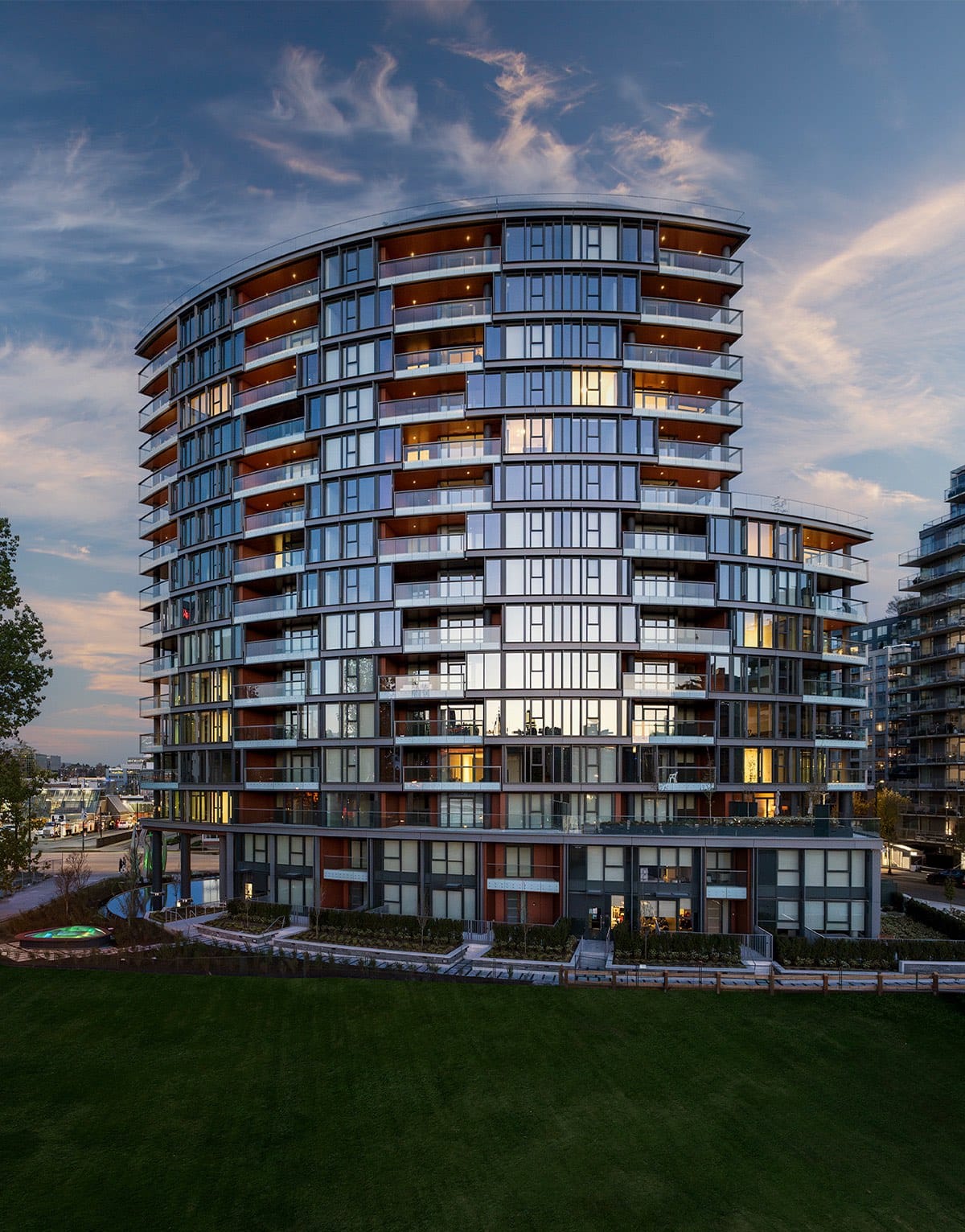 Tesoro Vancouver waterfront residences with modern curved architecture